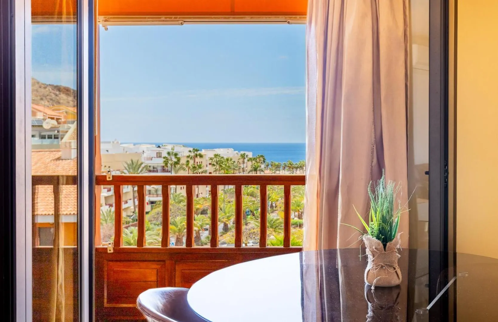 Apartment Sunset Palm Mar - Family Friendly Suites Spain