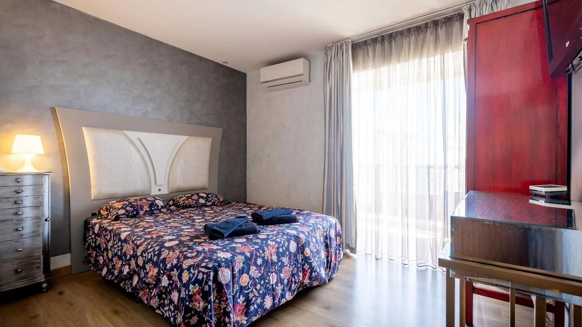 Sunset Palm Mar - Family Friendly Suites