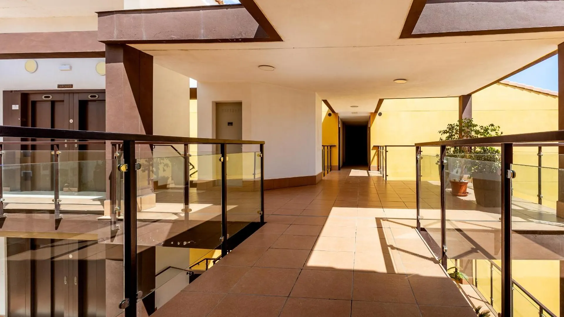 Sunset Palm Mar - Family Friendly Suites