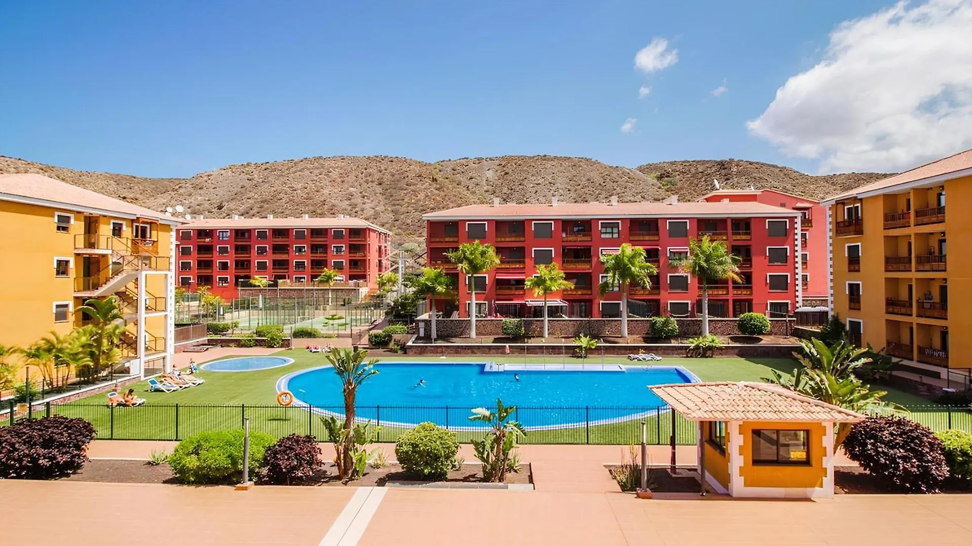 Sunset Palm Mar - Family Friendly Suites